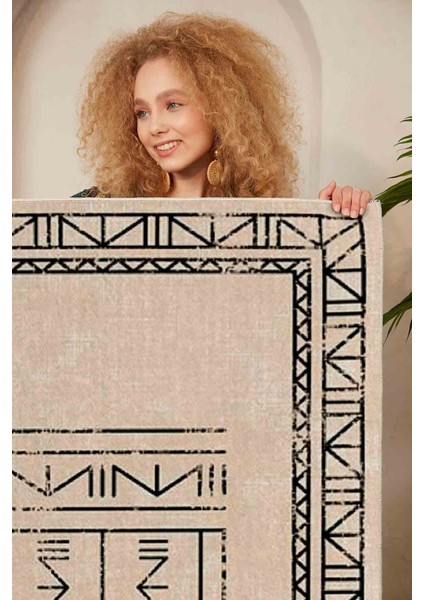 Halı Dekoratif Özel Tasarım Modern İnce Yıkanabilir 800 Gr /M2 Kaymaz Taban Trend Halı modelleri