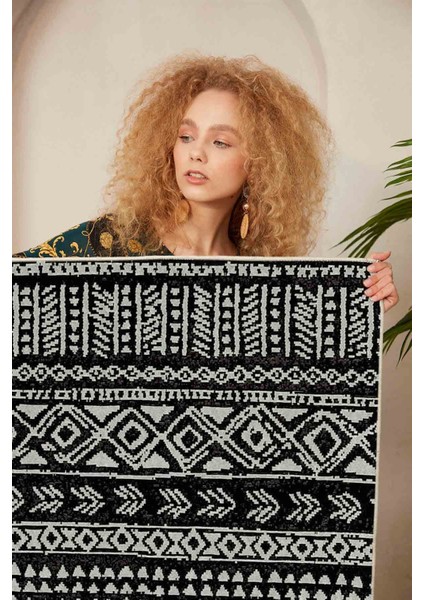 Halı Dekoratif Özel Tasarım Modern İnce Yıkanabilir 800 Gr /M2 Kaymaz Taban Trend Halı modelleri