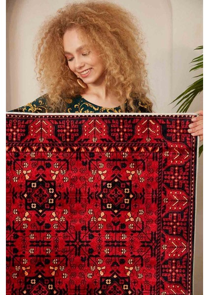 Halı Dekoratif Özel Tasarım Modern İnce Yıkanabilir 800 Gr /M2 Kaymaz Taban Trend Halı modelleri