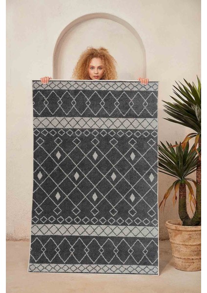 Halı Dekoratif Özel Tasarım Modern İnce Yıkanabilir 800 Gr /M2 Kaymaz Taban Trend Halı fiyatları