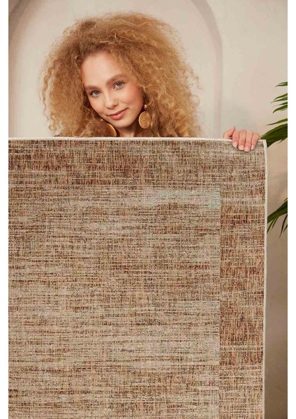 Halı Dekoratif Özel Tasarım Modern İnce Yıkanabilir 800 Gr /M2 Kaymaz Taban Trend Halı modelleri