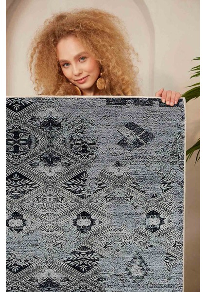 Halı Dekoratif Özel Tasarım Modern İnce Yıkanabilir 800 Gr /M2 Kaymaz Taban Trend Halı modelleri