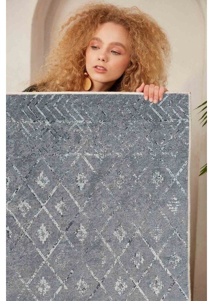 Halı Dekoratif Özel Tasarım Modern İnce Yıkanabilir 800 Gr /M2 Kaymaz Taban Trend Halı modelleri