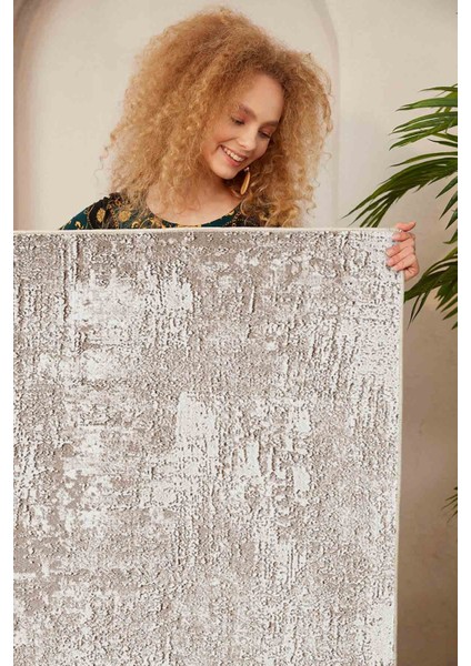 Halı Dekoratif Özel Tasarım Modern İnce Yıkanabilir 800 Gr /M2 Kaymaz Taban Trend Halı modelleri