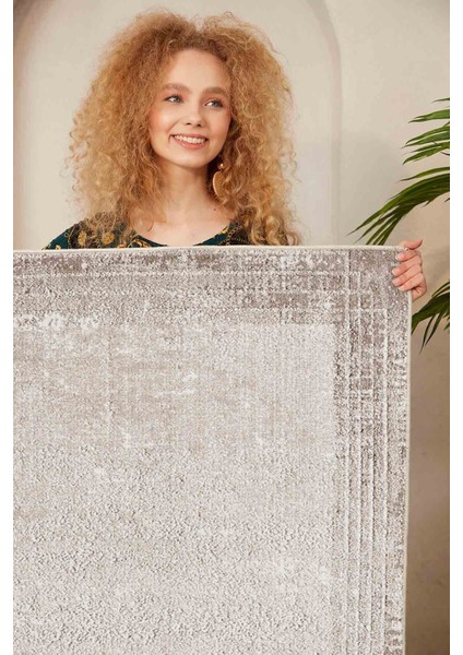 Halı Dekoratif Özel Tasarım Modern İnce Yıkanabilir 800 Gr /M2 Kaymaz Taban Trend Halı modelleri