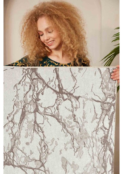 Halı Dekoratif Özel Tasarım Modern İnce Yıkanabilir 800 Gr /M2 Kaymaz Taban Trend Halı modelleri