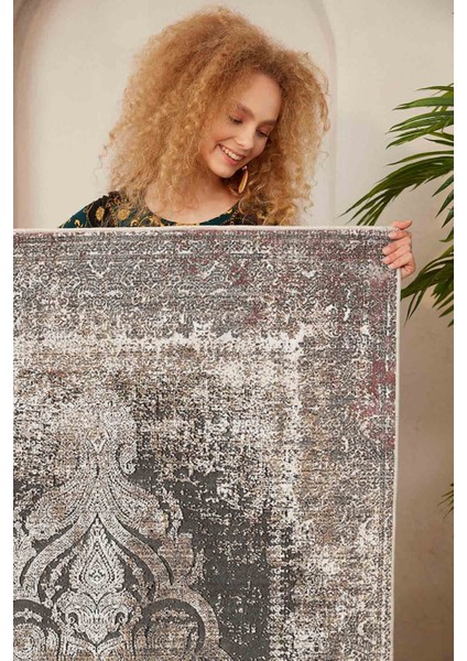 Halı Dekoratif Özel Tasarım Modern İnce Yıkanabilir 800 Gr /M2 Kaymaz Taban Trend Halı modelleri