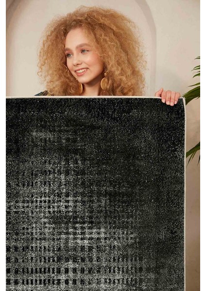 Halı Dekoratif Özel Tasarım Modern İnce Yıkanabilir 800 Gr /M2 Kaymaz Taban Trend Halı modelleri