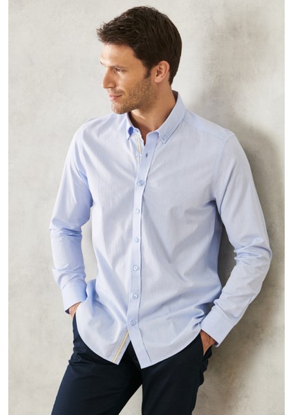 Erkek Açık Mavi Slim Fit Dar Kesim Düğmeli Yaka %100 Pamuk Düz Casual Gömlek