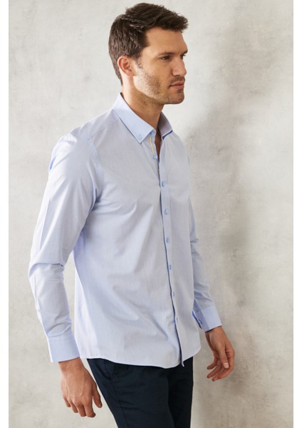 Erkek Açık Mavi Slim Fit Dar Kesim Düğmeli Yaka %100 Pamuk Düz Casual Gömlek