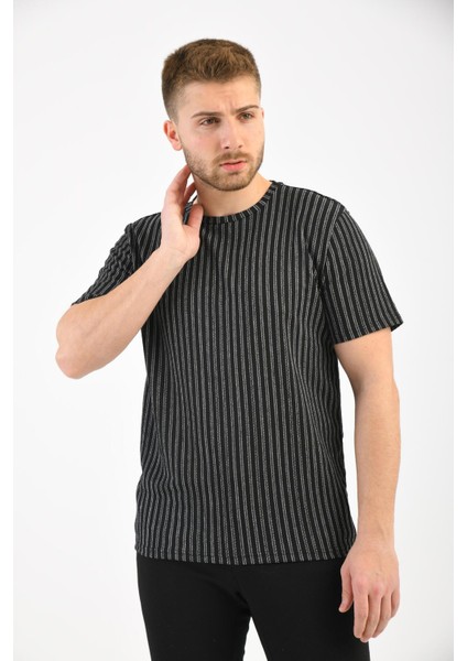 Siyah Bisiklet Yaka Kısa Kollu T-Shirt fırsatları