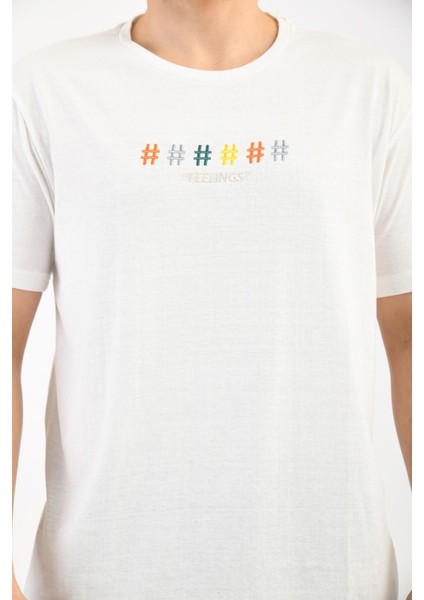 Beyaz Önü Nakışlı Bisiklet Yaka T-Shirt fırsatları