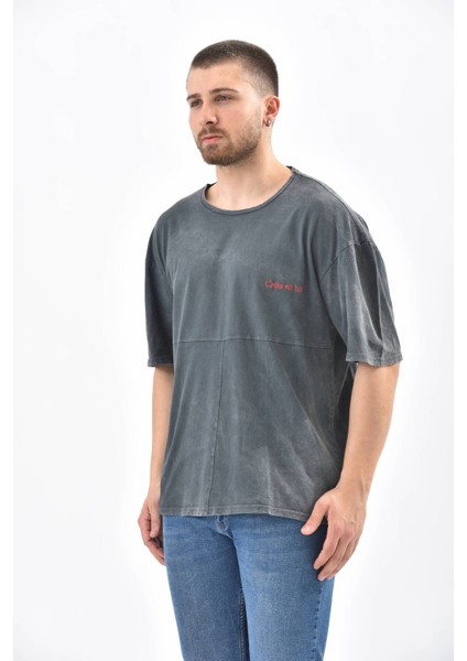 Antrasit Bisiklet Yaka Nakış Detaylı T-Shirt fırsatları