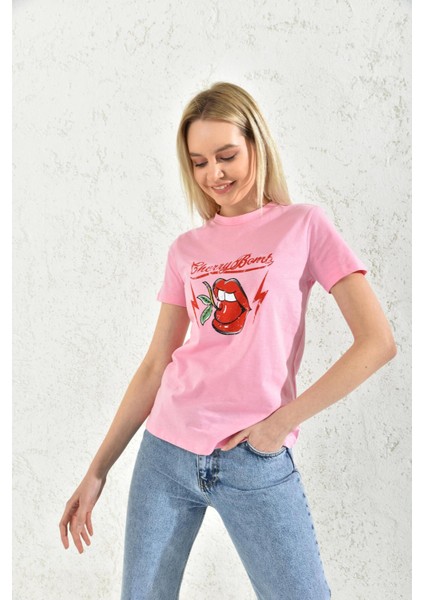 Pembe Bisiklet Yaka Baskı Detaylı T-Shirt indirimleri