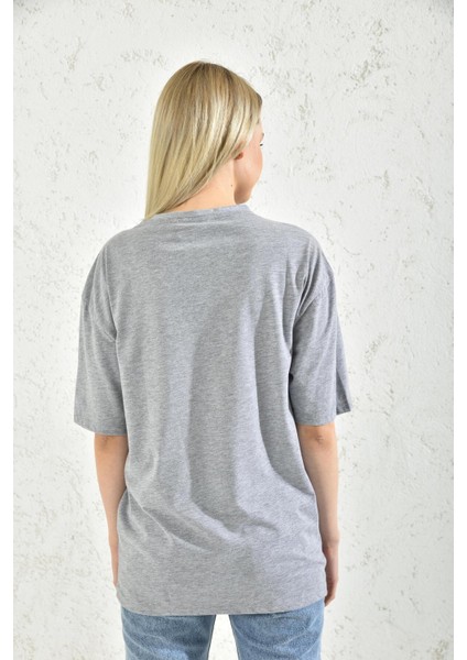 Gri Baskı Detay Kısa Kollu T-Shirt fiyatları