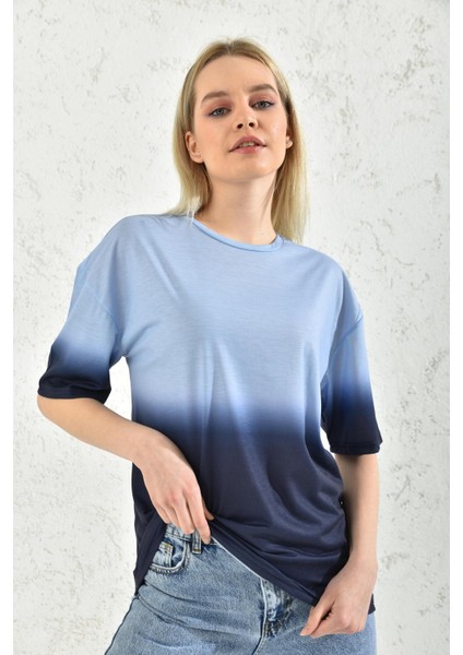 Mavi Bloklu Kısa Kollu T-Shirt