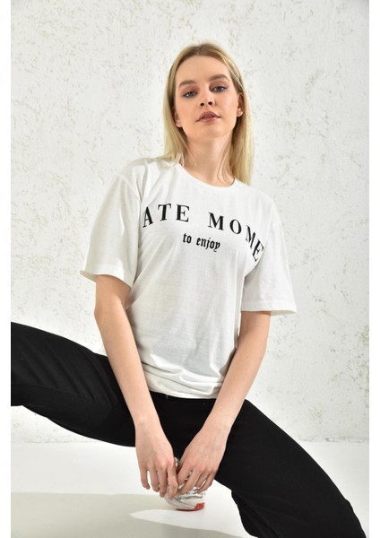 Beyaz Create Moment Baskılı T-Shirt fırsatları
