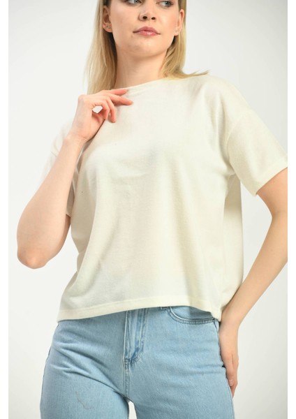 Ekru Yuvarlak Yaka T-Shirt modelleri