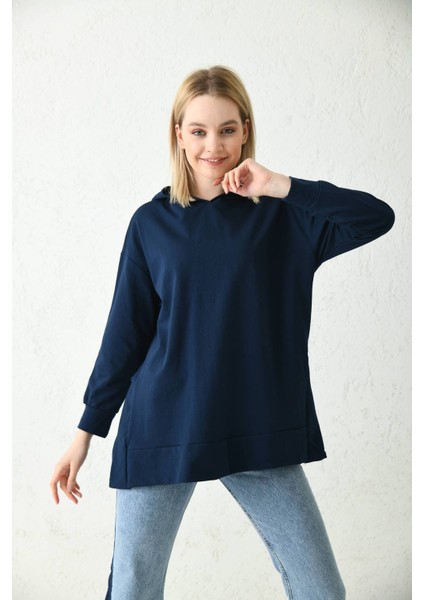 Lacivert Yanları Yırtmaç Detay Kapüşonlu Sweatshirt