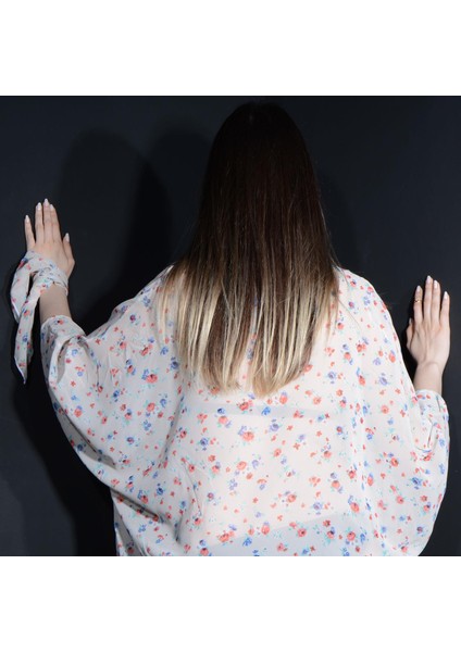 Paredora Mavi Kırmızı Gül Desenli Kimono Pareo