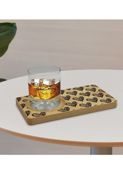 Kişiye Özel Kalpler Tasarımlı Doğal Ahşap Tabaklı Viski Bardağı Sunum Seti Model 1 fırsatları