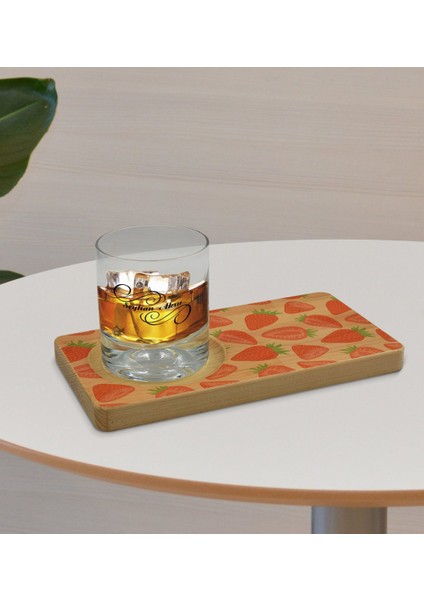 Kişiye Özel Çilek Tasarımlı Doğal Ahşap Tabaklı Viski Bardağı Sunum Seti Model 1
