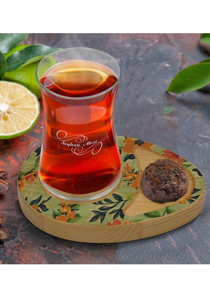 Kişiye Özel Çiçekler Tasarımlı Doğal Ahşap Tabaklı Heybeli Çay Bardağı Sunum Seti Model 5