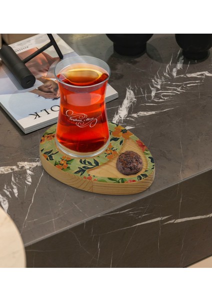 Kişiye Özel Çiçekler Tasarımlı Doğal Ahşap Tabaklı Heybeli Çay Bardağı Sunum Seti Model 5