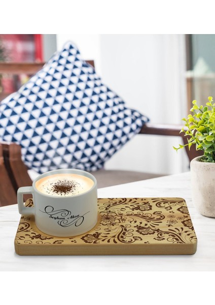 Kişiye Özel Retro Motif Tasarımlı Doğal Ahşap Tabaklı Seramik Fincan Sunum Seti Model 3