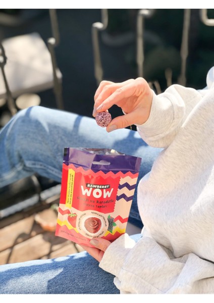 Wow - Çilek ve Karadut Dolgulu Meyve Topu Şeker Ilavesiz Vegan Sağlıklı Atıştırmalık 90GR x 6 Paket indirimleri