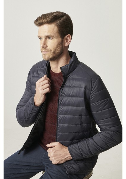 ALTINYILDIZ CLASSICS Erkek Lacivert Standart Fit Ultra Hafif Soğuk Geçirmez Casual Mont