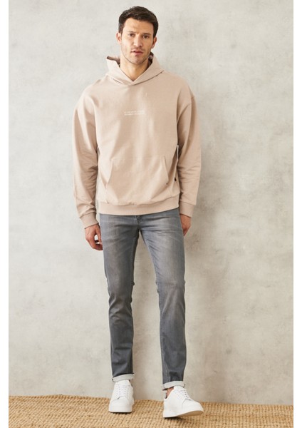 Erkek Bej Oversize Bol Kesim Kapüşonlu Yaka Baskılı Sweatshirt fiyatları