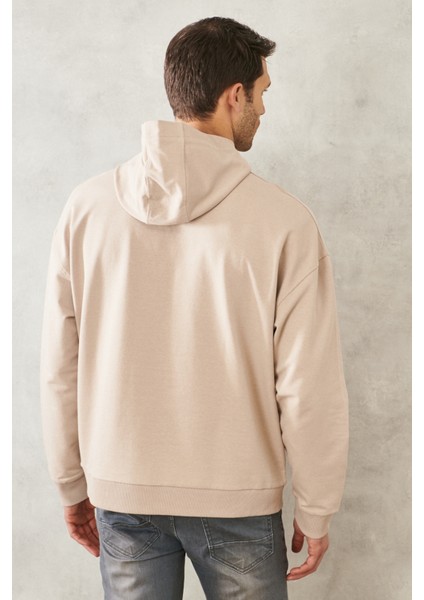 Erkek Bej Oversize Bol Kesim Kapüşonlu Yaka Baskılı Sweatshirt indirimleri