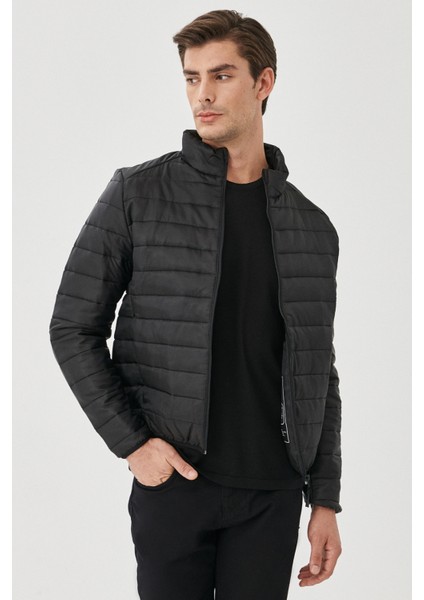 Erkek Siyah Standart Fit Ultra Hafif Soğuk Geçirmez Casual Mont