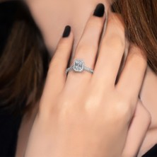 Lilarote Modern Tasarım 0.35 Ct Baget Kare Tektaş Yüzük