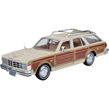 Motormax 1:24 1979 Chrysler Lebaron Town &