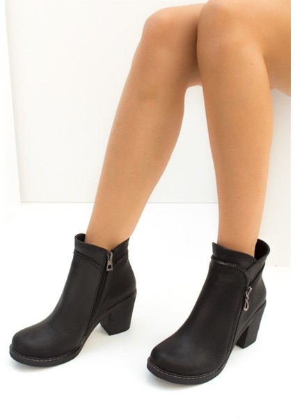 Siyah Kadın Bot C674150509