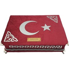 Türk Bayraklı Ayaklık Kutulu Orta Boy Kur'an-ı Kerim