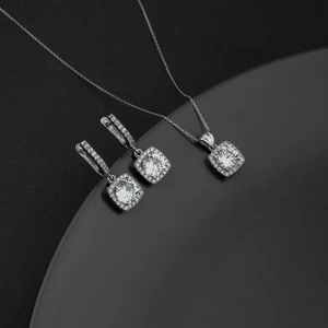 Miavi Silver 925 Ayar Gümüş Kare Tek Taş Kolye ve Sallantılı Küpe Takı Seti