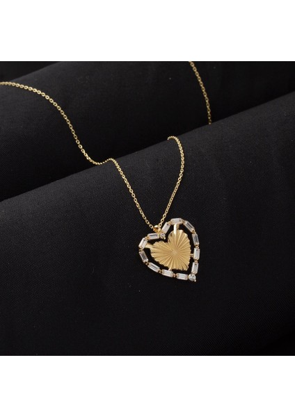 Baget Taşlı Kalp 14 Ayar Altın Kolye modelleri