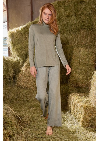 Balıkçı Yaka Lotus Çiçeği ve Çizgi Desenli Pijama Takımı 21123