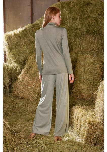 Balıkçı Yaka Lotus Çiçeği ve Çizgi Desenli Pijama Takımı 21123