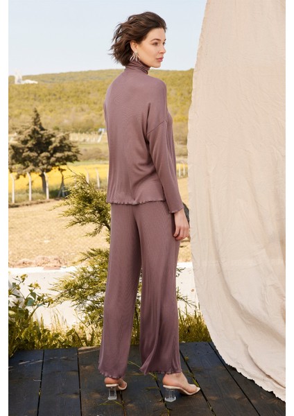 Balıkçı Yaka Lotus Çiçeği Nakışlı Pijama Takımı 21116
