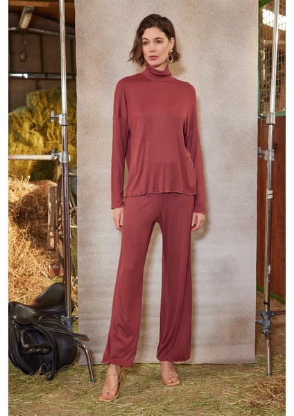 Balıkçı Yaka Çizgi Desenli Pijama Takımı 21133