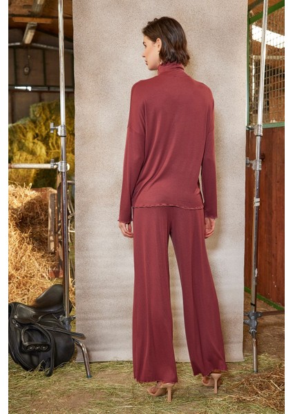 Balıkçı Yaka Çizgi Desenli Pijama Takımı 21133