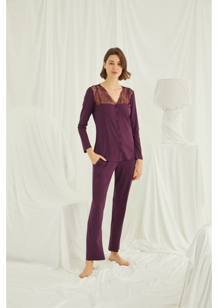 Yakası Omzu ve Paçası Dantelli Önü Boydan Düğmeli Pijama Takımı 19230