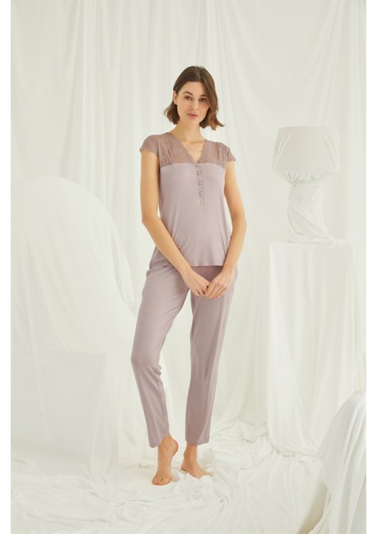 Yakası Kolu ve Omzu Dantelli Önü Düğmeli Pijama Takımı 18437