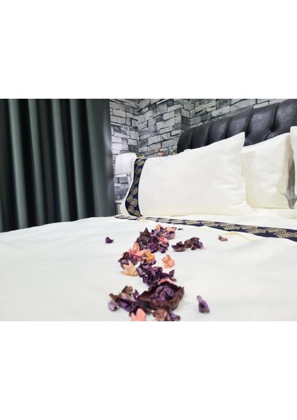 Hazal Pamuk Saten Nevresim Takımı Krem Lacivert indirimleri