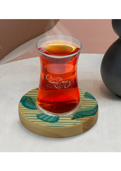 Kişiye Özel Deniz Kabukları Tasarımlı Doğal Ahşap Tabaklı Heybeli Çay Bardağı Model 2