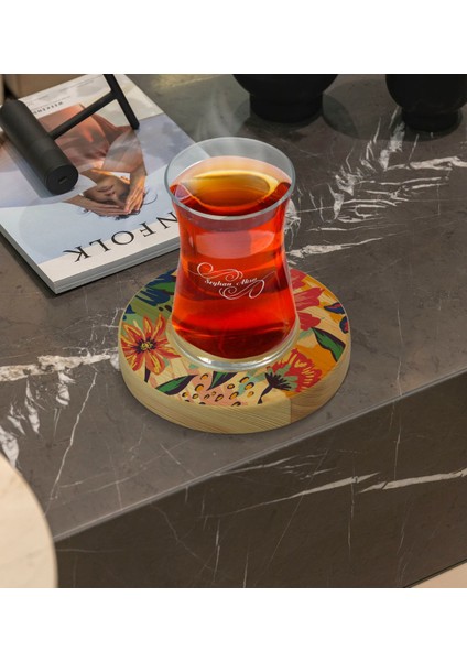 Kişiye Özel Çiçekler Tasarımlı Doğal Ahşap Tabaklı Heybeli Çay Bardağı Model 1